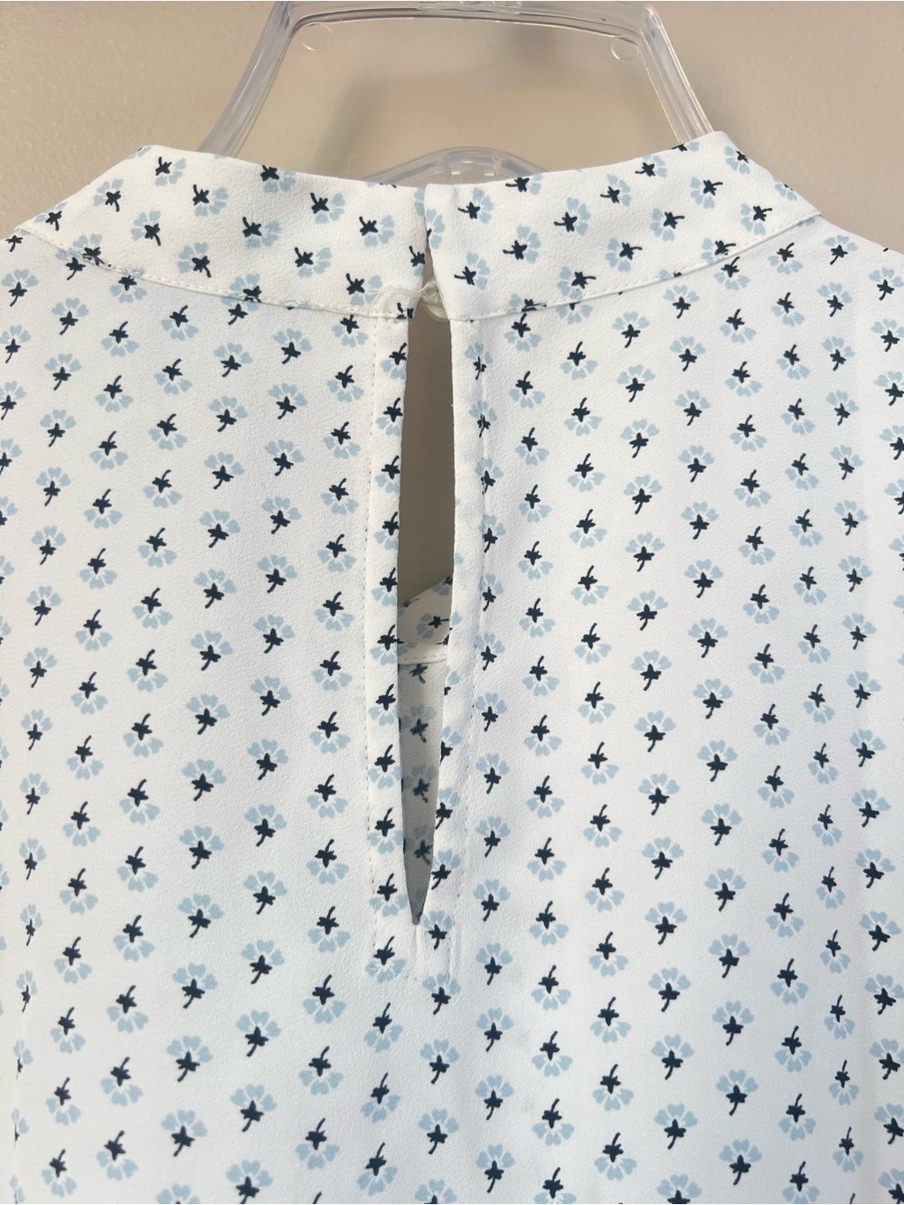 Ann Taylor Sleeveless Pintuck Placket Micro-Floral Blouse Office SireCareer-XL - Picture 12 of 14